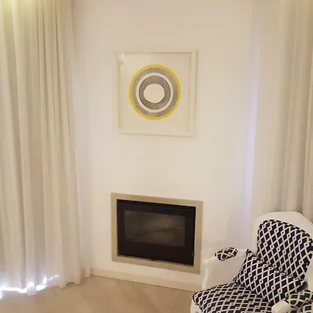 Morning Cascade Apartment